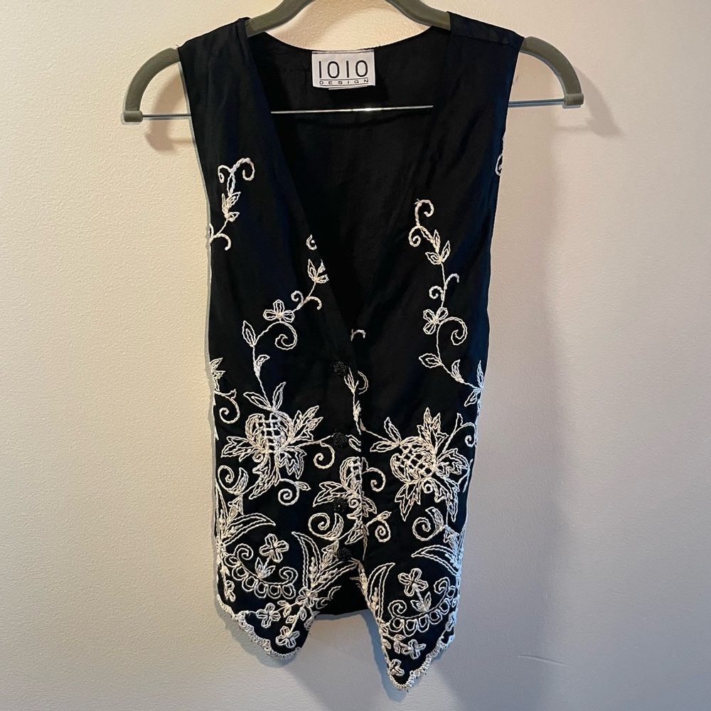 Vintage Embroidered Adjustable Vest Sz M